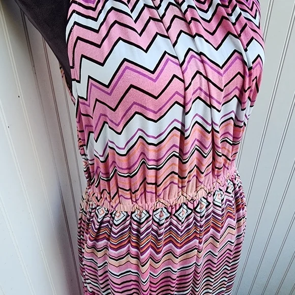 Jennifer Lopez Pink and White High Low Sundress with Sleeveless Halter Neck - Picture 16 of 16